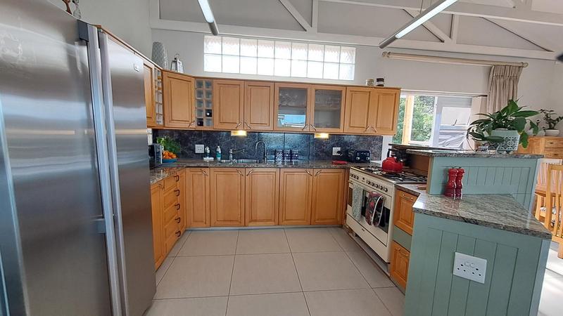 5 Bedroom Property for Sale in Stilbaai Wes Western Cape